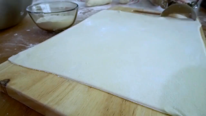 Roller Bulat Cetakan Adonan Pastel Pangsit Dimsum Dumpling Maker Stainless Steel