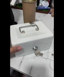 Metal Petty Cash Box Handle Tray Safe Money Coins Bill Key Security Deposit Money Safety Box Safe Box Home Office Hotel Personal Cash Jewelry