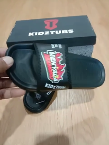 Sandal Anak Laki-Laki Karet Slipper Slide Selop Slipon Jepit Karakter Warna Hitam Usia 6-10 Tahun-KIDZTUBS115081624