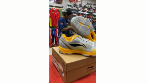 SEPATU BADMINTON BULUTANGKIS LINING RANGER LITE Z1 NEW COLOR