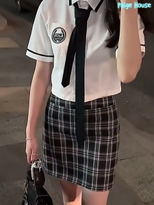 Casual Checkered Skirt for Women: A Fashionable Check Design Suitable for a Variety of Wear