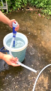 ปั๊มน้ำ ปั้มน้ำมัน ตู้ปลา เติมน้ำมัน เปลี่ยนน้ำรถยนต์ ดูดน้ำ ดูดน้ำมัน อเนกประสงค์ ถ่านขนาด D 2 ก้อน