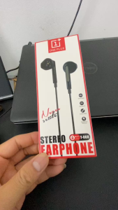 Tai nghe trong tai On PluT-068 có dây châm cắm Aux 3.5mm âm thanh stereo chống ồn màu đen