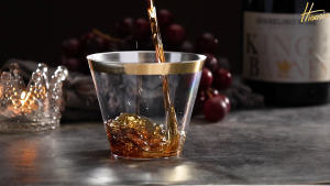 CABANI 50 PACK GOLD Rose Gold Rim Plastic Cups 255ml Clear Plastic Cups Tumblers Party Cups Plastik Makanan Plastik Alat Makan Plastik Cawan Pakai Buang Cawan Cawan Parti Cawan Plastik 1 set