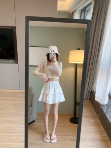 Rok Kue Halus Baru Gaya Korea Rok Pendek Putih Rok A-line Pelangsing Pinggang Tinggi Wanita