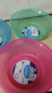 กะละมังพลาสติกสีใส คละสีคละลาย ขนาด 30 ซม.