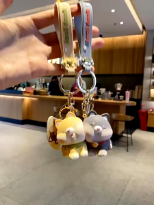 Gantungan Kunci Lucu Couple Aesthetic Kartun Mobil liontin Tas Sekolah Terbaru 2024