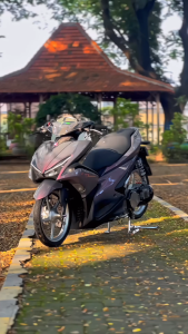 Stiker Motor Abu Lembayung & Aksesoris Skotlet