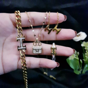 Set Perhiasan Wanita Gold Motif H Terbaru Anti Karat Xds87