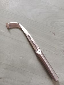 Pisau sadap getah karet