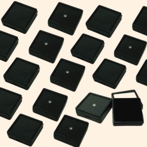 กล่องพลาสติกใส่พลอย เพชร เข็มกลัด ฝาเป็นแบบกระจกใส เก็บเครื่องประดับ ขนาด2x2 นิ้วหรือ5x5 CM.(1ชิ้น) พร้อมส่ง