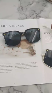 Kacamata Hitam Wanita Frame Model Rantai Logam Plastik Oversized Women Sunglasses Chain Frame Mode