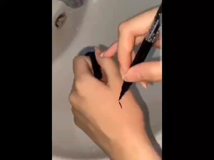 [BPOM] GIETIN SPECIAL ULTRA BLACK EYELINER TAHAN LAMA WATERPROOF