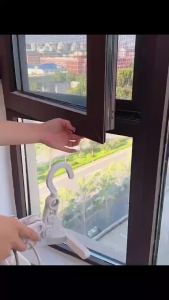 🚀SG stock Travel Folding Hanger/ Foldable Clothes Hanger/ Hanging Door Drying Rack/ Wall Mounted Travel Hanger 衣架挂钩