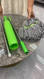 ไม้ถูพื้น พร้อมผ้าบิดน้ำในตัว ใช้งานได้ทั้งแบบเปียกและแบบแห้ง สะดวกไม่เลอะมือ ผ้าขนาดใหญ่