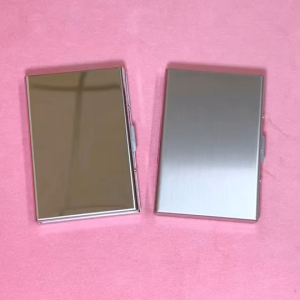 สินค้าใหม่ ใส่ของได้16ตัว กล่องเหล็ก แบบเงาเหมือนกระจก และแบบด้าน มีตัวกั้นข้างใน ชนิดกดเปิด-ปิด