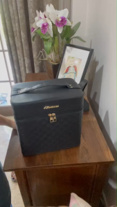 BG151 กระเป๋าเครื่องสำอางพร้อมชั้นลอย Vanilla in love Makeup Box สูงพิเศษ ใส่ขวดสูงได้