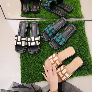 Women Fashion Slippers Ladies Summer Outer Wear Anti-Slip Beach Shoes New Flat Casual Sandals Womens Shoes