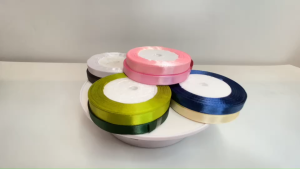 ริบบิ้นผ้าซาตินแกนโฟม หน้ากว้าง 1 ซม. PF-R502 ริบบิ้นผ้าห่อช่อ ริบบิ้นผ้าสีพื้น DIY พร้อมส่ง