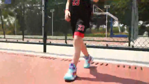 Boys Basketball Shoes With Spike for Kids Non slip Rubber Sport Sneakers for Men With Box(Size 28-39)