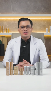 BENINGS Skincare Bundle - Toner Essence & Sunscreen Booster SPF 30 PA+++ dengan Niacinamide dan Ceramide untuk Pencerah Kulit