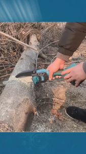 PINSEN MAKITA cordless electric saw 21V 6 inches maximum cutting power 3000 watts free PINSEN battery pack electric saw with warranty.