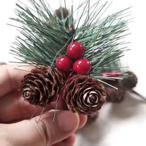 NUVOX 20PCS Christmas Decoration Red Berry Pinecones Pine Needles Stems  Berry Décor for Home Kitchen Bar & Fireplace & Decorative Outdoor For Christmas