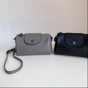 24 spring/summer color crossbody shoulder Xtra cowhide cowhide cylinder bag pillow bag female bag small bag