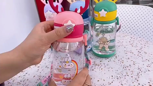 Bình tập uống nước cho bé