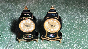 Đồng hồ để bàn Quả lê Pháp máy lên dây cót chạy 8 Day