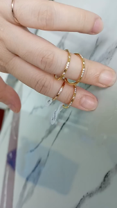 (Giá 1 chiếc) Nhẫn titan đính đá mạ vàng