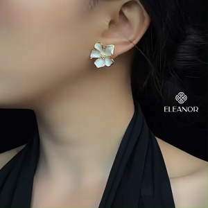 Bông tai nữ chuôi bạc 925 Eleanor Accessories hình hoa viền trơn phụ kiện trang sức khuyên tai 8225