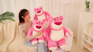 Thú nhồi bông gấu dâu ngồi màu hồng đơn giản - Size từ 40cm đến 90cm - Quà tặng Lotso dâu cute có mùi thơm chất liệu lông xù.