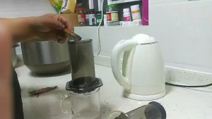 Original AeroPress Basic Set Coffee and Espresso Maker with 100 pcs Aero Press Paper Filters