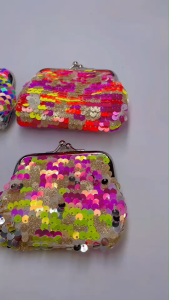 ใหม่ มี 12 สี กระเป๋าใส่เหรียญเกร็ดปลาสีรุ้ง LQB