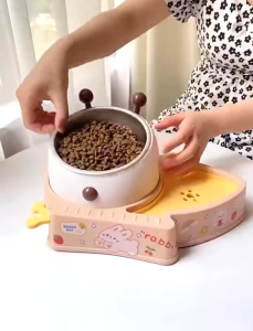 hooh pet🌈Little Bee Pet Bowl ชามให้อาหารและน้ำอัตโนมัติ ชามแมวและสุนัขลายผึ้งน้อยน่ารัก ชามฝึกกินช้า