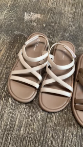 Sandal Jelly Wanita Terbaru & Sendal Tali Karet Cewek Kekinian