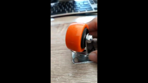 Roda Troli PVC Caster Orange 1 1/2 Inch 4 Pcs: 4 Hidup