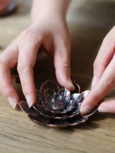 Đế Cắm Nhang Trầm Hương Không Tăm Hình Sen - Loại 3 lớp