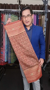 53.ผ้าฝ้าย ผ้าทอทั้งผืน ลายยกดอกเจ้าคุณพระ สีแดง