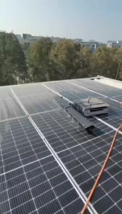 หุ่นยนต์ล้างโซล่าเซลล์