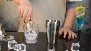 One Two Cups Cocktail Shaker Bartender Boston Style Stainless Steel 750 ml - JJ60048 - Silver