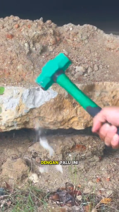 ISKU Palu Bodem 2LB Baja Karbon Tempa Gagang Fiber Lapis Karet Anti Slip Palu Batu Godam Sledge Hammer Alat Bobok Tembok Beton Pekerjaan Berat Tukang Bangunan Proyek Tahan Banting Kepala Anti Copot Kuat Kokoh Tahan Terlindas Mobil Heavy Duty