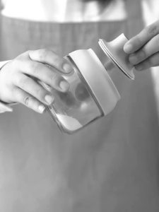 Tempat Bumbu Dapur Kaca Kedap Udara / Wadah Botol Toples Bumbu Dengan Sendok Adjustable