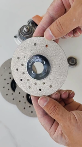 แผ่นตัดพิเศษสำหรับแผ่นตัดหิน แผ่นตัดตัดกระเบื้อง ใบตัดกระเบื้อง ตัดเอียง ตัดกระเบื้องเซรามิก แผ่นเจียรหิน แผ่นเจียรแบนอเนกประสงค์ ลบคม และแผ่นเจียรมุมเอียง ตัดหิน ปูน อิฐ กระเบื้อง แกรนิตโต้