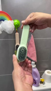 27HH Sikat Sepatu Multifungsi Dengan Lubang Detergen Sikat Sabun Otomatis 2in1