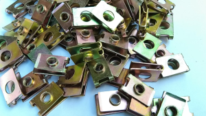 คลิปเกลียวมิล M6 ชุบรุ่ง-- ราคาต่อเเพ็ค -- กิ๊บเกลียวมิล กิ๊บเบอร์10 ขนาดเกลียว6มิล เหล็กหนา คลิปล๊อคชุดสี คลิปตัวยู่