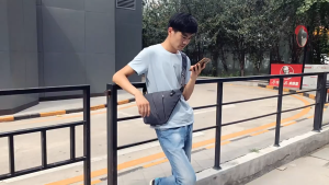 กระเป๋าแฟชั่น กันน้ำ ใส่แท็ปเลตได้ {พร้อมส่ง}