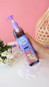 Achi Herb shampoo แชมพูสมุนไพรอัญชัน เร่งผมยาว บำรุงผมให้ดกดำ