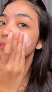 Sunscreen Azarine Calm My Acne Moisturizer SPF 35 PA+++ 40 ml - Sunscreen untuk Kulit Berminyak, Berjerawat & Sensitif